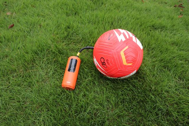 小米有品众筹频道上新，沃橙迷你充气泵，30s强劲补气