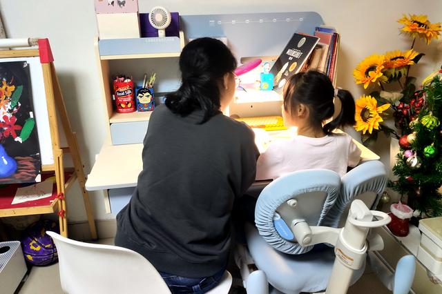 科贝森儿童学习桌：帮孩子养成良好坐姿