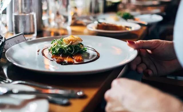 营养专家所说的按时吃饭，到底是几点？