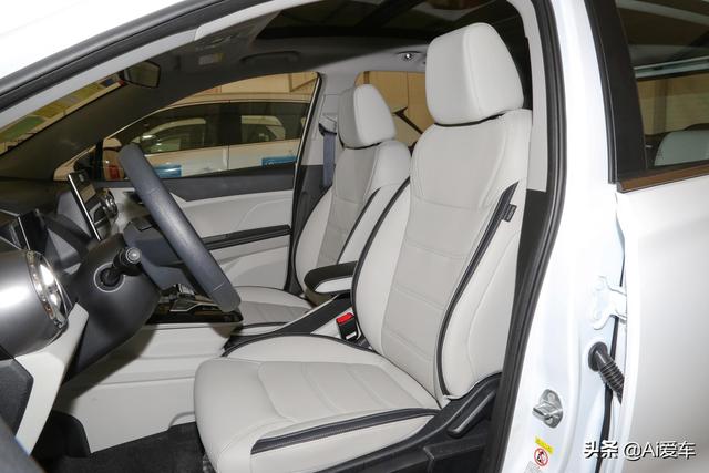 远航加快充，大空间家用低价SUV，好养活好停车，实拍比亚迪元Pro