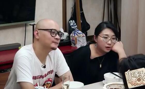 傅首尔的老公:光头老刘求生欲很强,夫妻相处的方式很有力量_两性生活
