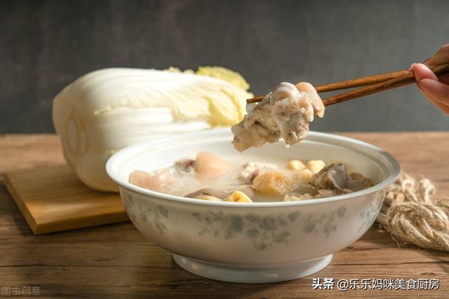 坐月子时，建议常喝的4碗汤，简单又营养，纯母乳喂养无压力