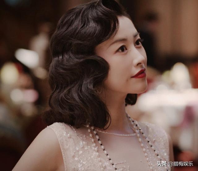 朱珠承包七部剧的风情美人 内娱的 明艳大美人 或许真的断代了 全网搜