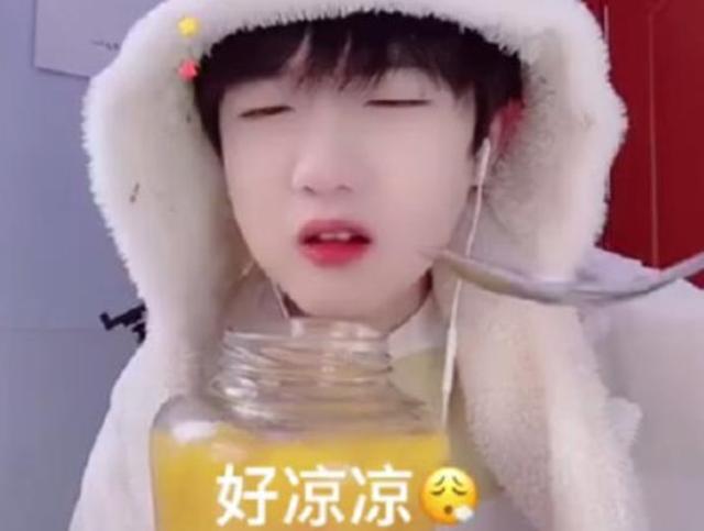 “吃个桃桃”小号又作妖，生图回归正常却成糟汉，官方回应来了