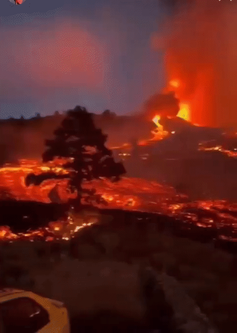 地球咋了？西班牙火山喷发，场面犹如世界末日，数千人被迫撤离