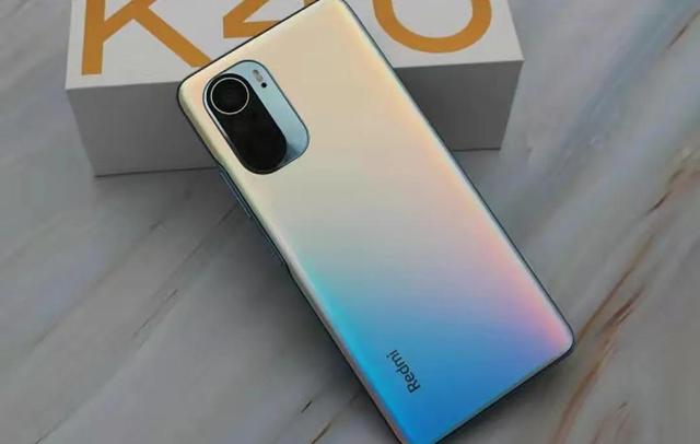 红米K40pro大幅降价，直降700元，骁龙888+E4屏幕，沦为千元机