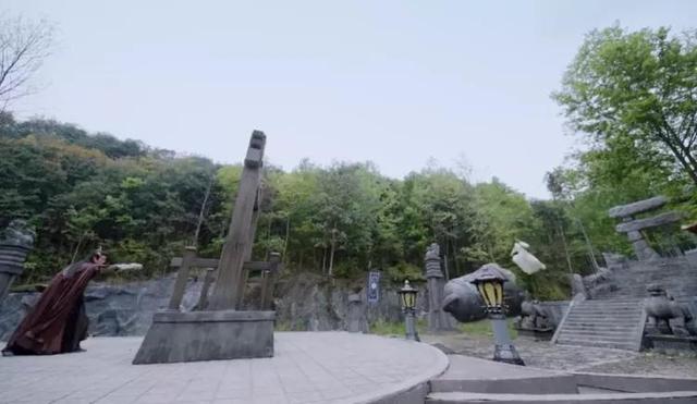 段九娘:《有翡》大结局惨淡收官，赵丽颖全程不走心，王一博借光上位失败