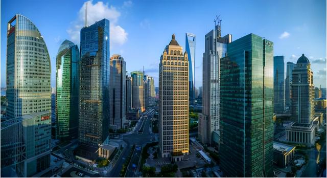 房子足够30亿人居住还不跌？央行原副行长10个字给出了“警示”