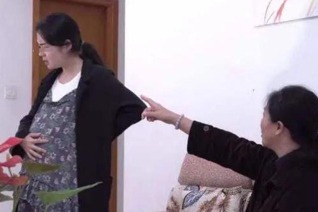 孕妈不在婚礼邀请名单中，朋友的解释让她很委屈：怀孕不能去吗？