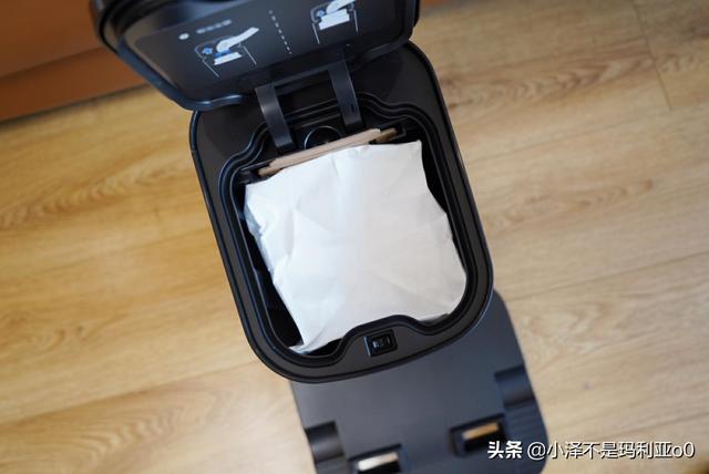 体验这款扫拖机器人之后，或许除菌是自动集尘扫拖地新的发展方向
