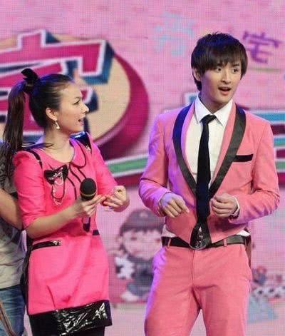 李维嘉吴昕:37岁吴昕晒“小男孩”写真，网友称像李维嘉，至今仍单身遭催婚