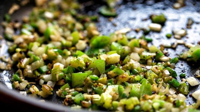 粤菜中有名的 姜葱鸡 为何能与法国菜齐名 深得外国人的喜欢 全网搜