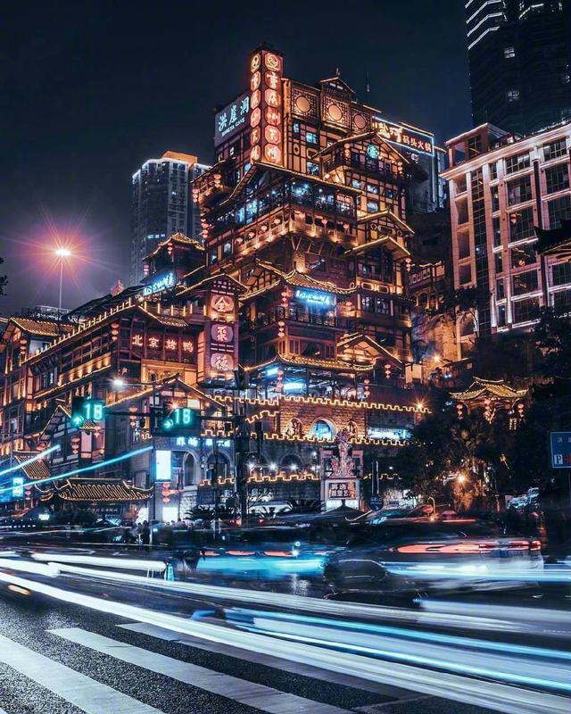 重庆女鞋工，因创业断过7次腿，却打造出2张城市名片，为啥这么牛