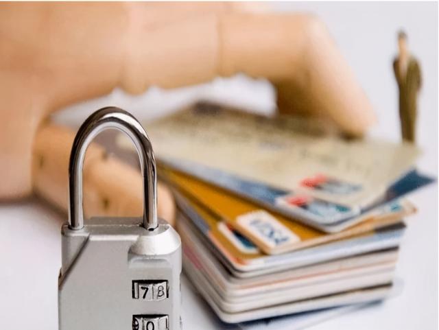 最近银行卡被锁银行卡锁死了怎么解