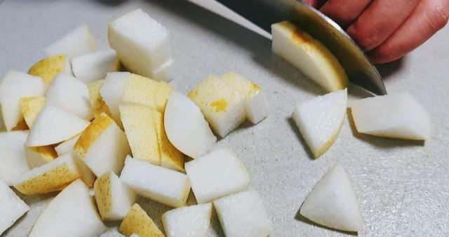 深秋已到，再忙也要给家人喝这道润肺汤，润肺去秋燥，顺利过秋天