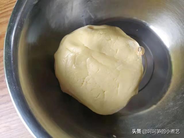 万圣节到了，胖胖的女巫手指饼干，好吃又有趣，和孩子一起过节