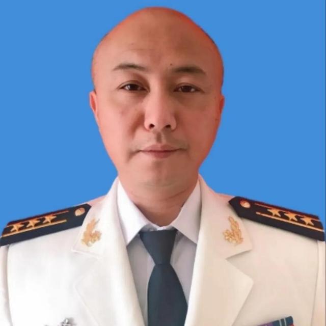 军官自主择业三年，负债累累