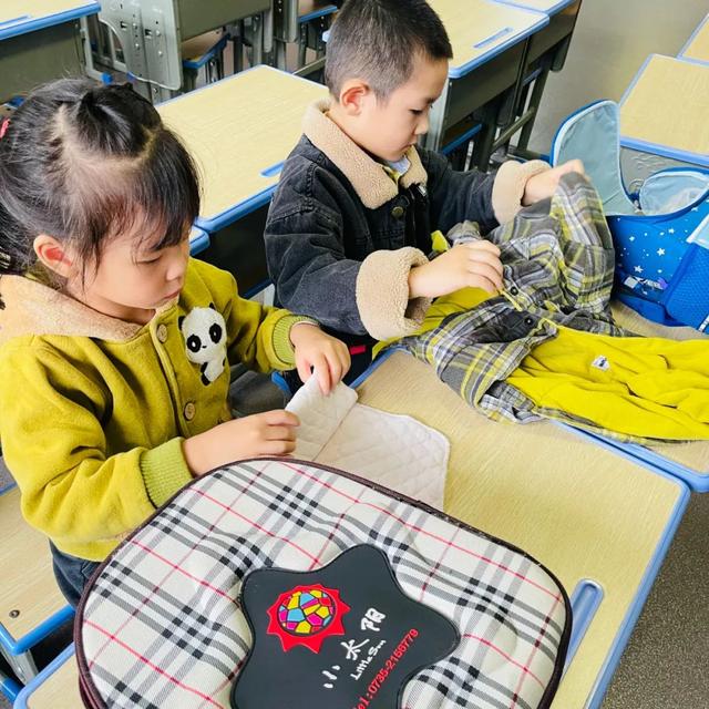 人类幼崽成长记：吃饭收拾样样行