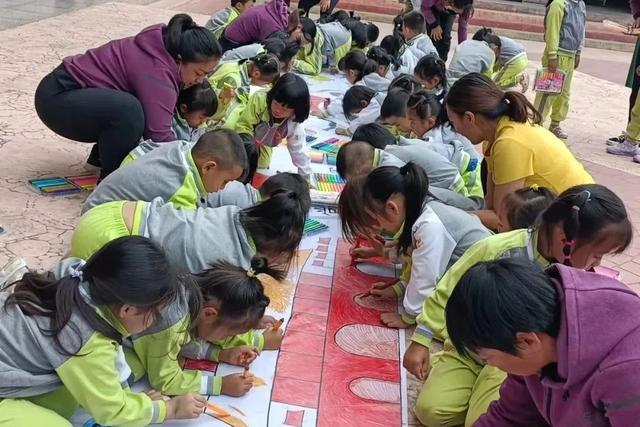 景东县幼儿园开展“童心向党”系列活动