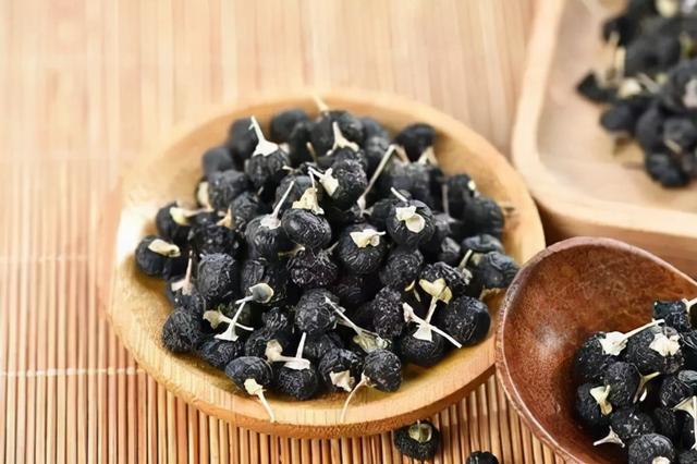 人民日报发声：这7种食物被吹上天，却没什么用，别再花冤枉钱了