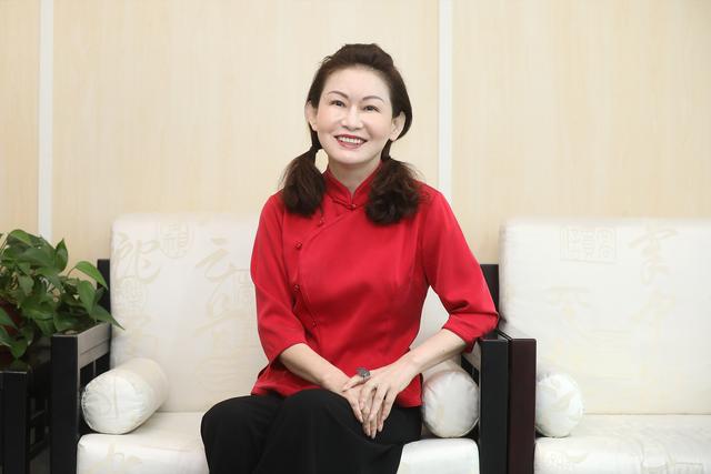 昆明女首富：打造全球医美龙头行业，如今身价485亿