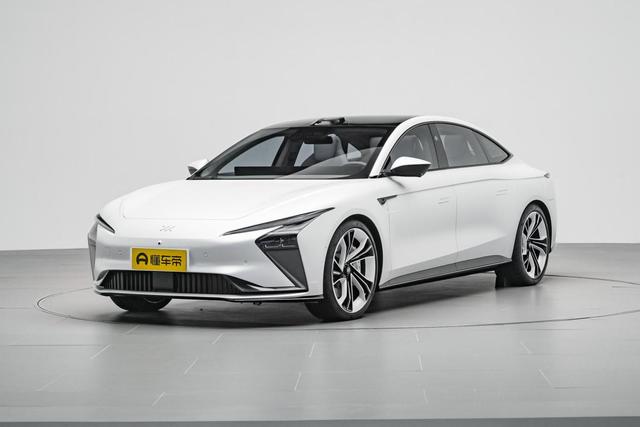 智能驾驶横评，小鹏P7、特斯拉Model  3、智己L7谁能脱颖而出？