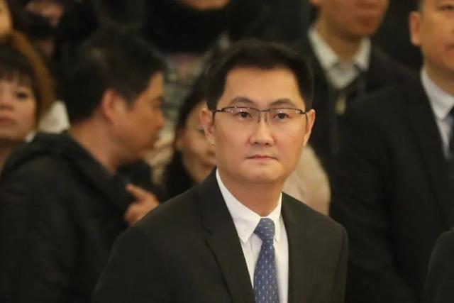 腾讯市值蒸发了2万多亿，马化腾却不紧张，早就套现了近3百亿