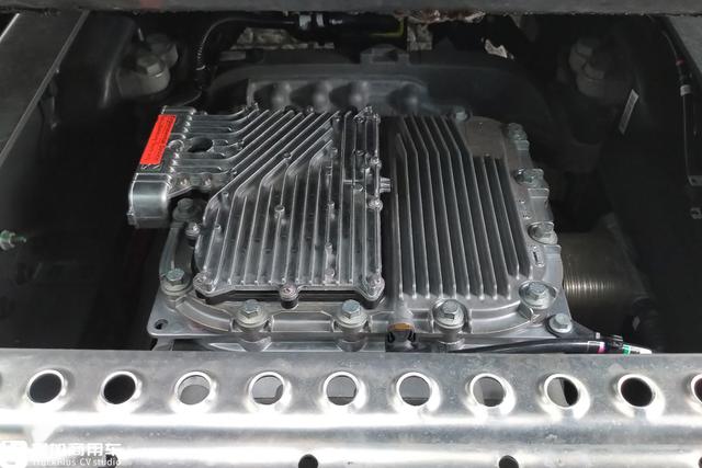 沃尔沃亮相了电动沃尔沃FH牵引车，实力如何？实拍带您好好看看