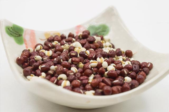 喜欢吃肉，与喜欢吃素，哪一种饮食习惯更健康？医生做出回答