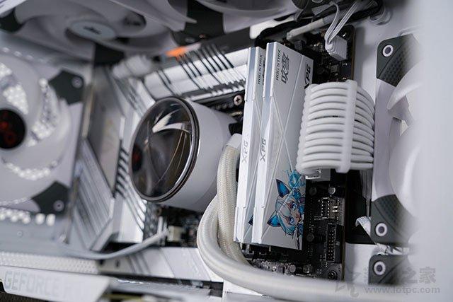 高顏值雪武戰姬純白主題，i7 11700K配RTX3070水冷主機方案