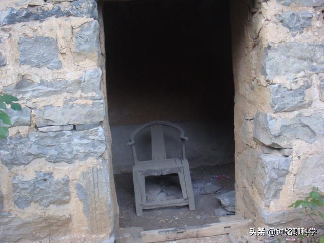封门村真实灵异事件:中国第一鬼村“封门村”有多神秘？主播夜闯鬼村，晚上又报警求救