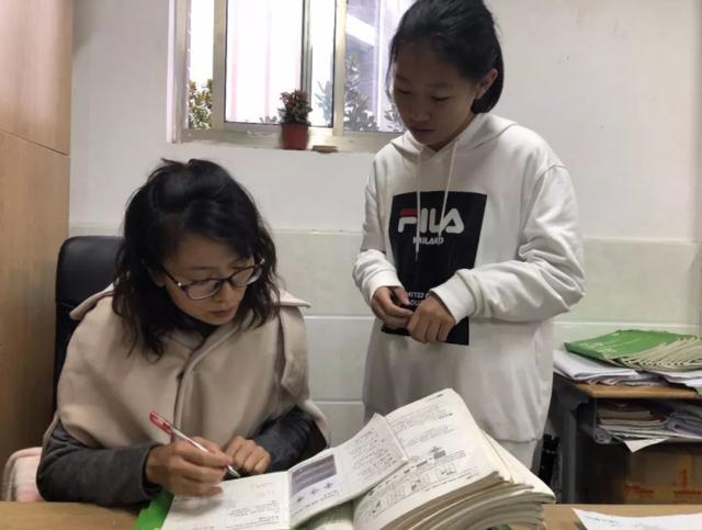 教师补课被禁后，又发现了“新财路”，家长非但不反对，还很支持