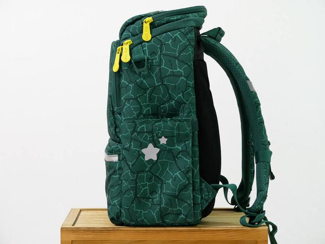 GMT for Kids轻巧护脊儿童书包：背负梦想×轻装上阵