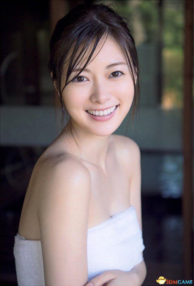 日本女星白石麻衣 有颜值有身材 简直就是行走的种草机 全网搜