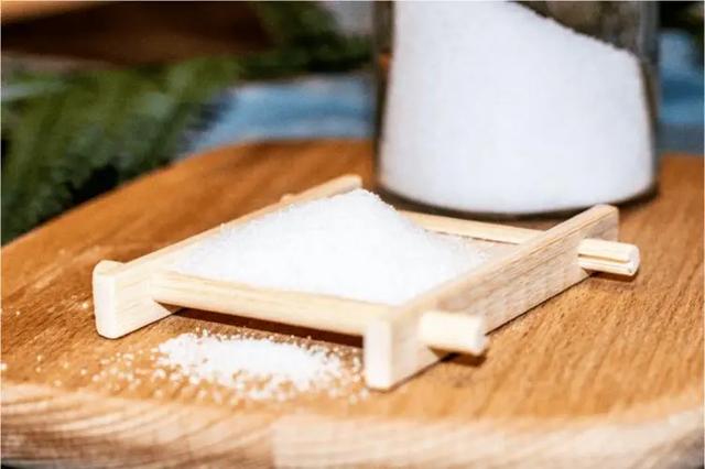 都是盐，加碘盐、低钠盐，最应该吃哪种？吃错当心危及身体健康