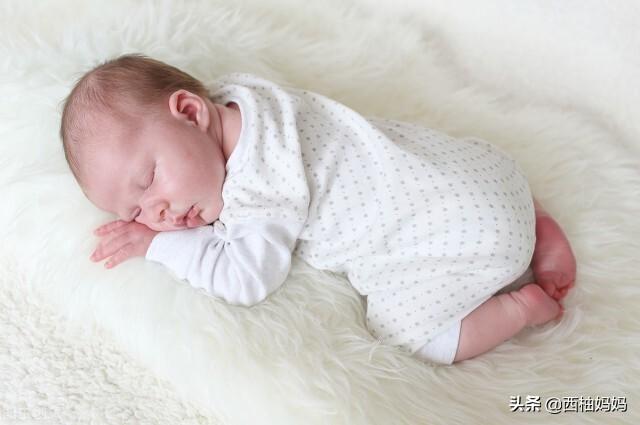 电动摇篮真的能让孩子秒睡吗？孩子睡摇篮有利也有弊