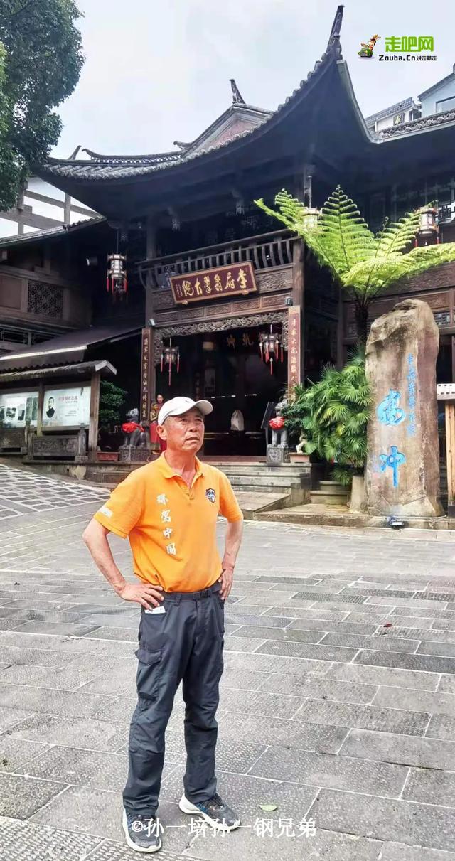 花甲之年，親兄弟攜手共駕35000公裏，走過一趟刻骨銘心的旅行