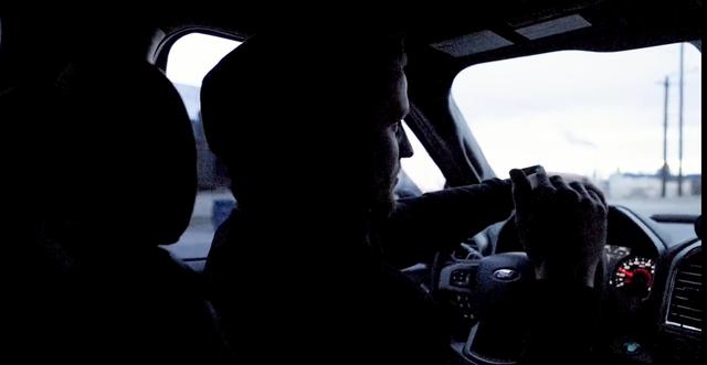 美国佬看不上我国电车，图便宜花2000买来试驾，却爱上了中国制造