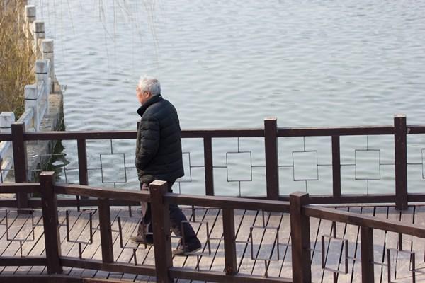 55岁以后进入养寿期，牢记“一勤、二慢、三不要”，长寿或不难