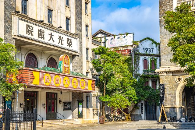 馮小剛電影公社：門票148元，吸引了無數年輕人去拍照打卡