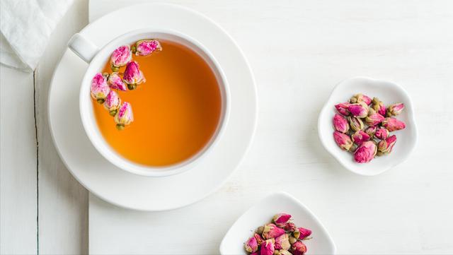 女性衰老真的是一瞬间的事吗？身体的3处告诉你，衰老早就出现了