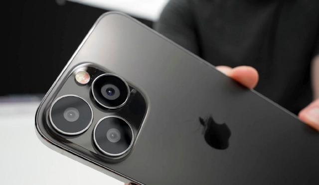 同时使用华为mate40Pro和iPhone13Pro，有太多的心得体会要说