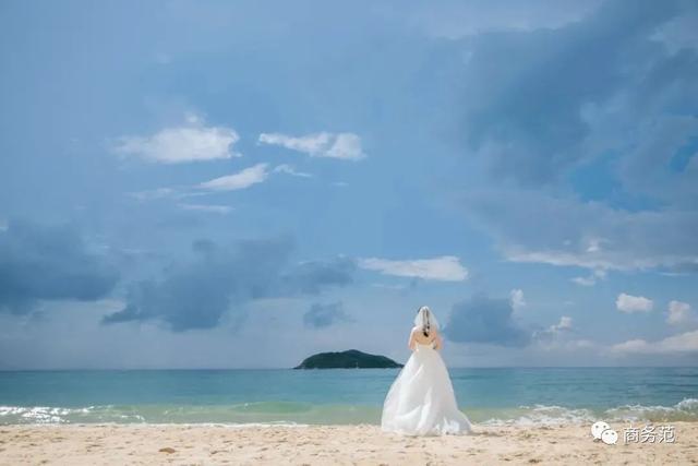 結婚四周年，我們帶女兒穿越回婚禮那一天…