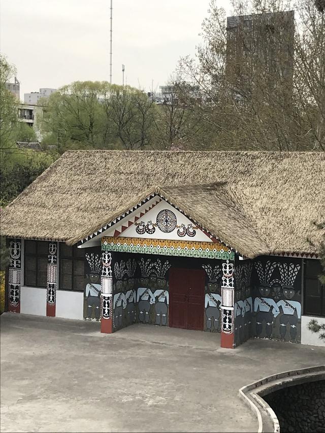 跟孩子一起读绘本《All Kinds of Homes》,选自RAZ分级阅读