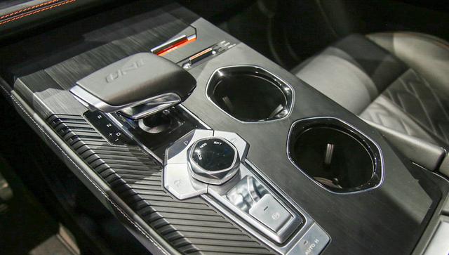 留给特斯拉的时间不多了，长安混动车型来袭，底盘让人又爱又恨？