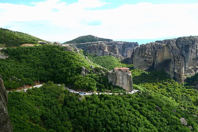 希臘深度遊：卡蘭巴卡、接近天堂的秘境 天空之城（Meteora）