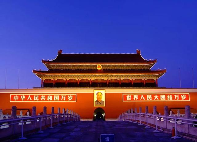 世界這麽大，哪怕人生有再多不如意，我們也要每天開心鴨