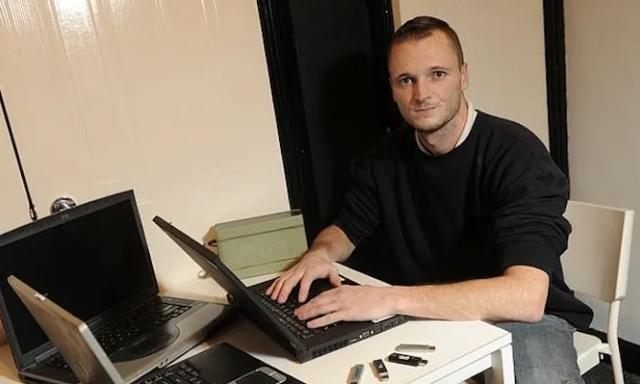 近8000枚比特币被当垃圾扔掉，英小伙痛苦了8年，如今妻离子散