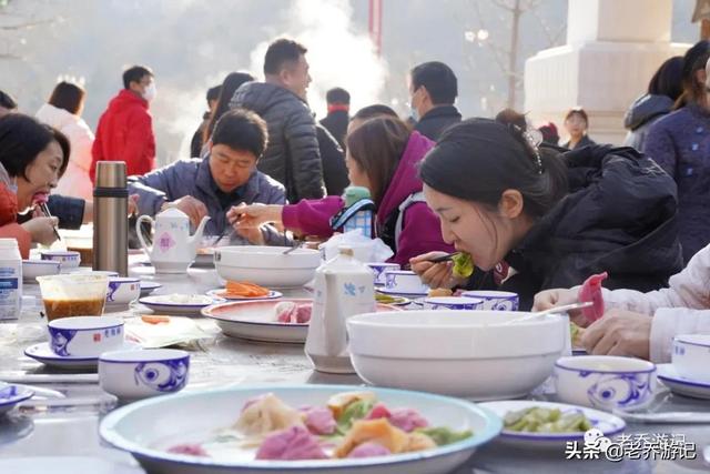 山東景區亮相粉雪，冬季旅行放大招，千人餃子宴冬至日開席