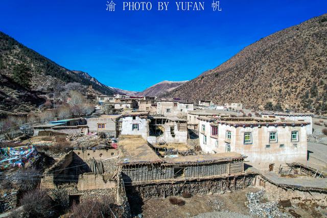 昌都自駕遊第一天：重慶飛邦達，逛古村、泡溫泉，疑似拍到藏羚羊